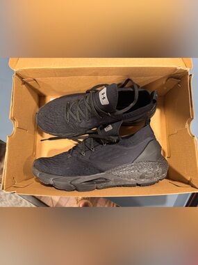 Under Armour Black Knit Low-Top Sneakers